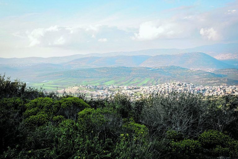 Vom Örtchen Hararit hat man einen traumhaften Ausblick auf die Region.