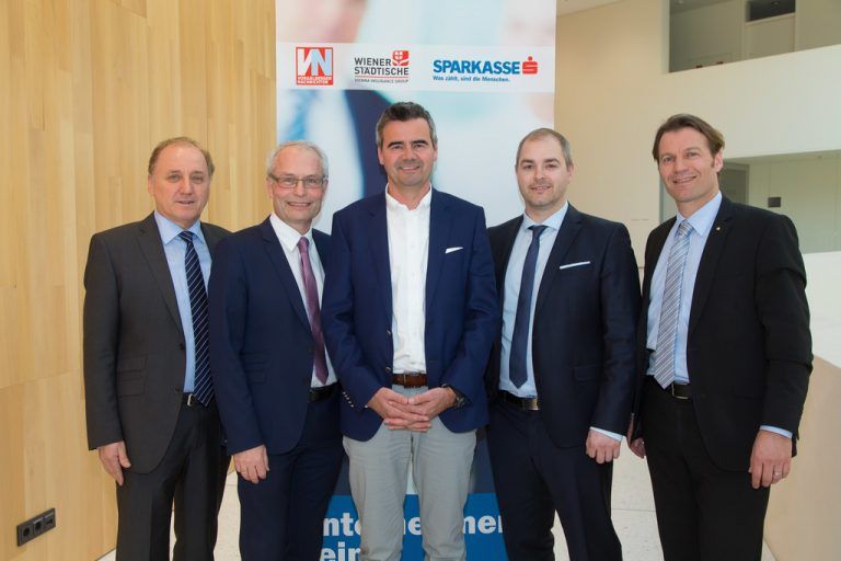 Von links: Burkhard Berchtel (Wiener Städtische), Anton Steinberger (Vorarlberger Sparkassen), Alexander Nußbaumer (Zima), Daniel Mierer und Hannes Fehr (beide Vorarlberger Sparkassen).