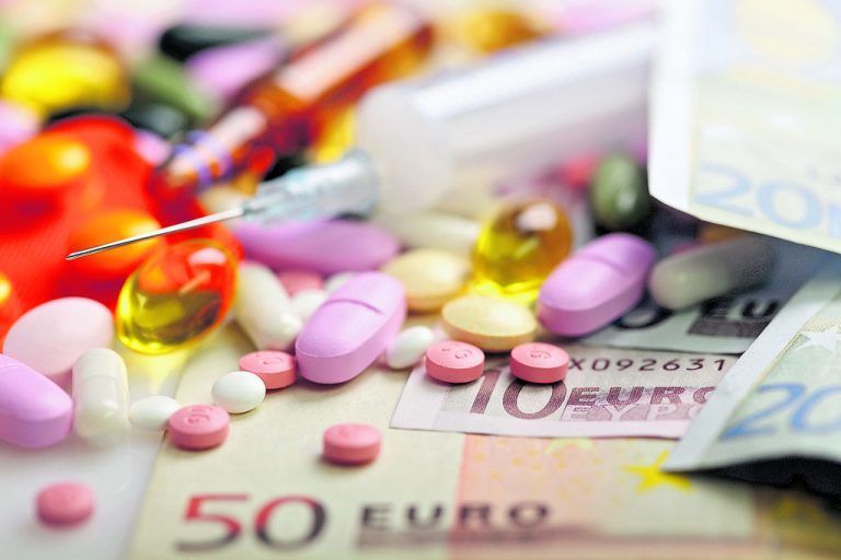 Wer Medikamente braucht, sollte sich rechtzeitig um das erforderliche Rezept kümmern.