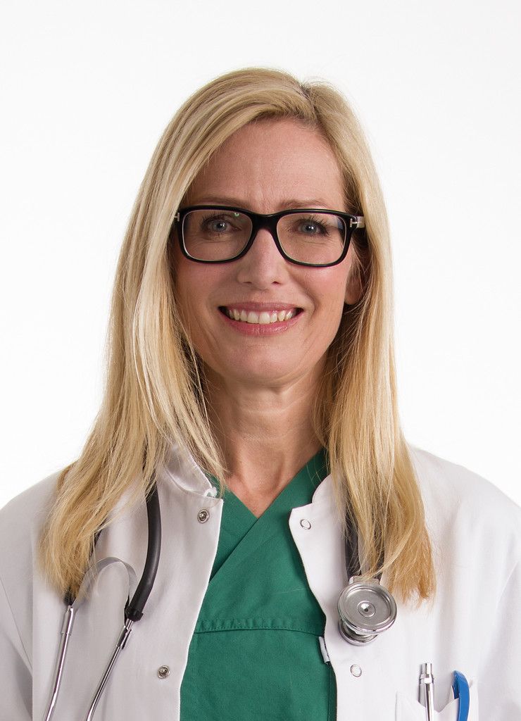 Wir sehen auch, dass es einen eklatanten Fachärztemangel gibt. Deshalb war es für mich klar, bei dieser Kampagne mitzumachen. Natürlich exponiert man sich damit, aber ich hoffe doch für eine gute Sache. Zudem war die Initiative sehr verantwortungsvoll gemacht. 
               Andrea Peter, LKH Feldkirch