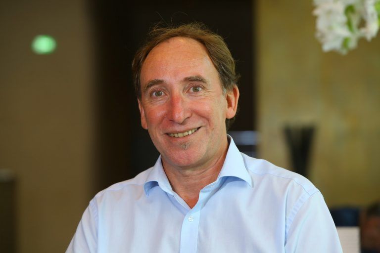 Wir wollen einen bunten Mobilitätsmix, wobei die Elektromobilität sowohl beim Auto als auch beim Fahrrad eine zunehmend wichtigere Rollen spielen wird. Dabei ist es wichtig, dass auch die Ladeinfrastruktur ausgebaut wird.
Johannes Rauch, Landesrat