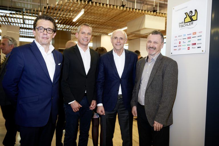 WK-Präsident Hans Peter Metzler, Joachim Leissing, Wolfgang Blum (beide Haberkorn) und Innungsmeister Karl Baliko. Foto: firma/hagen