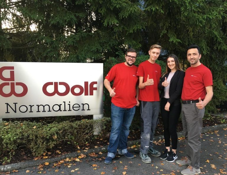 Wolf Bei der Dornbirner Firma Wolf Normalien starteten Anfang September die neuen Lehrlinge. Neu im Wolf-Team sind Marina Ristic als Bürokauffrau und Timo Gavanelli als Betriebslogistikkaufmann.