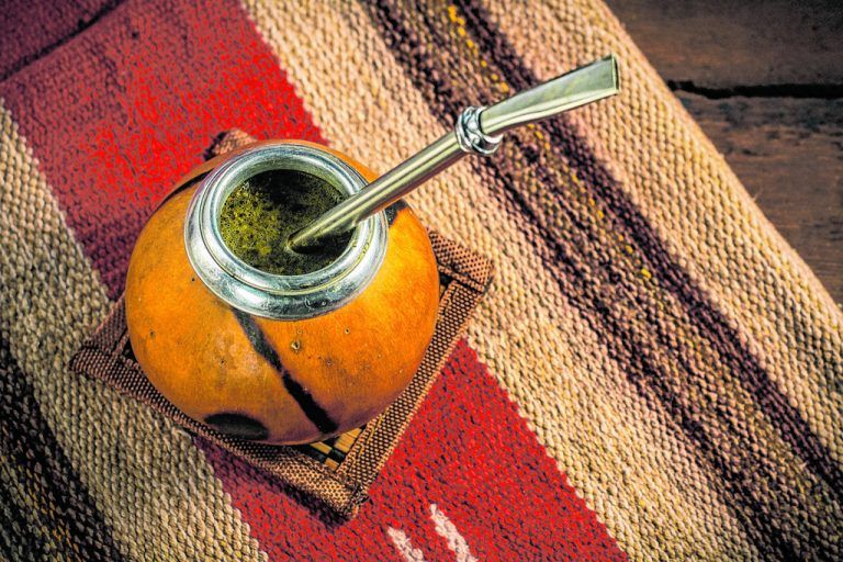 Yerba Mate wird in Argentinien zu jeder Tages- und Nachtzeit getrunken.