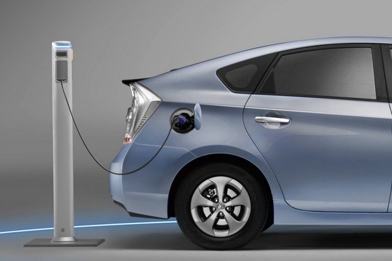 Zu Hybrid-Modellen sollen sich reine E-Autos gesellen.