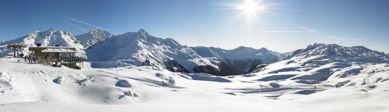 Zum MuttjöchleMit Schneeschuhen auf das Muttjöchle zu wandern, lohnt sich. Nicht nur die Bewegung in der verschneiten Landschaft, auch die grandiose Aussicht in den Walgau, das Klostertal und hin zum Rhätikon begeistern.