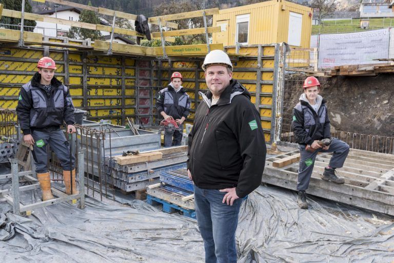 Zupacken, anpacken: Das können die Bauprofis in spe bei Tomaselli Gabriel Bau, Nenzing.Stiplovsek