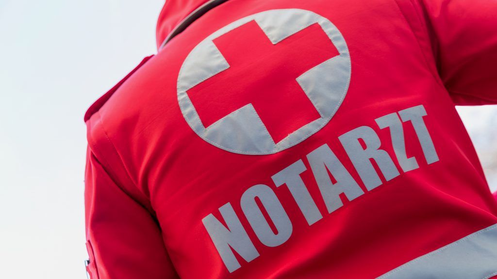 Laterns: Motorradfahrer stößt frontal mit Quad zusammen
