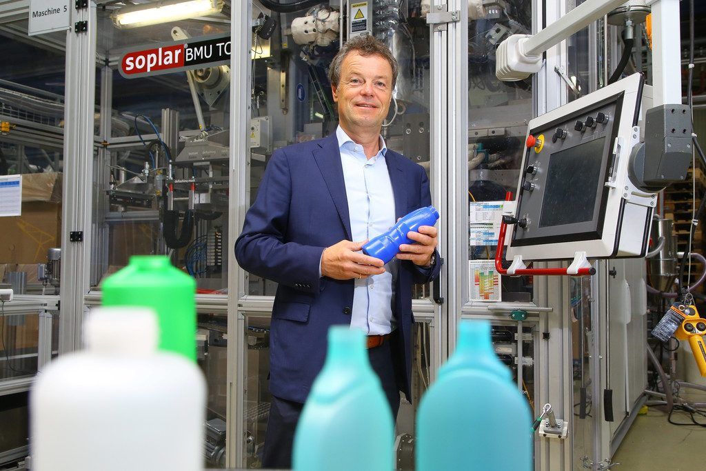 Mehr Flaschen, weniger Material