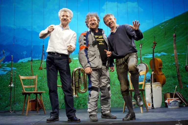 Als Biermösl Blosn haben die Well-Brüder jahrzehntelang die Auftritte von Gerhard Polt musikalisch begleitet.well-brüder