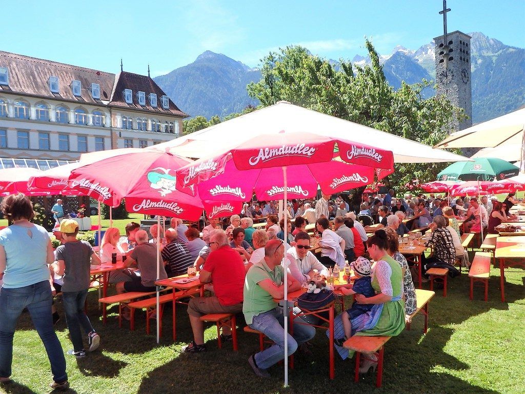 Großes Fest der Begegnung im  Franziskanerkloster in Bludenz