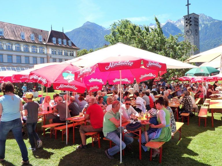 Auch in diesem Jahr findet am ersten Sonntag im Juni im Franziskanerkloster das bei der Bevölkerung sehr beliebte Klosterfest statt.franziskanerkloster bludenz