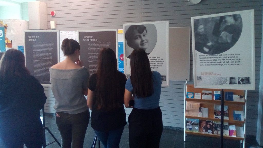 Wanderausstellung  „darüber sprechen“