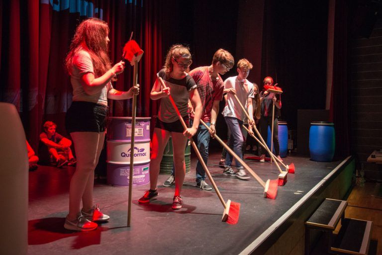 Das BORG Schoren mit seiner Version von „Stomp“.supro