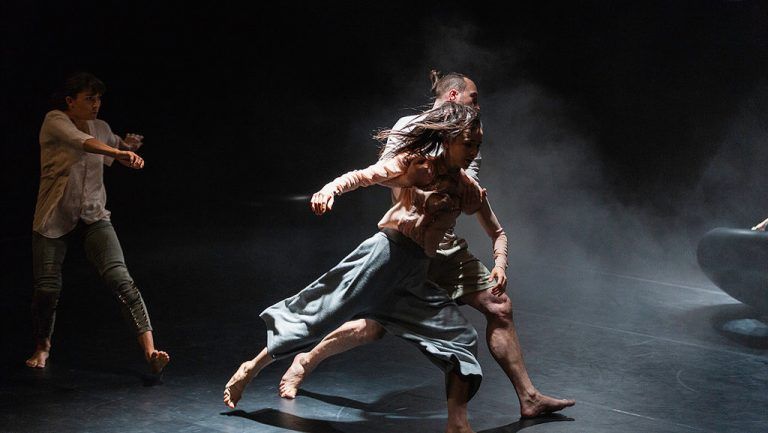 Das Panorama Dance Theater aus St. Gallen präsentiert die neuen Produktion „Big Bird“. p. d. theater