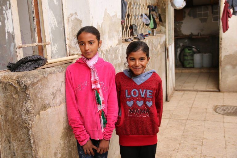 Die Schwestern Jamilah und Duha mussten aus Aleppo flüchten.