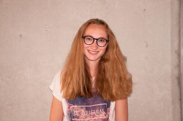 Durch unser Projekt ist mir bewusst geworden, dass dahinter sehr viel Arbeit steckt, bis sich ein Ergebnis erkennen lässt. Weiters mussten wir lernen, in einem großen Team zusammenzuarbeiten und Aufgaben aufzuteilen. Karin