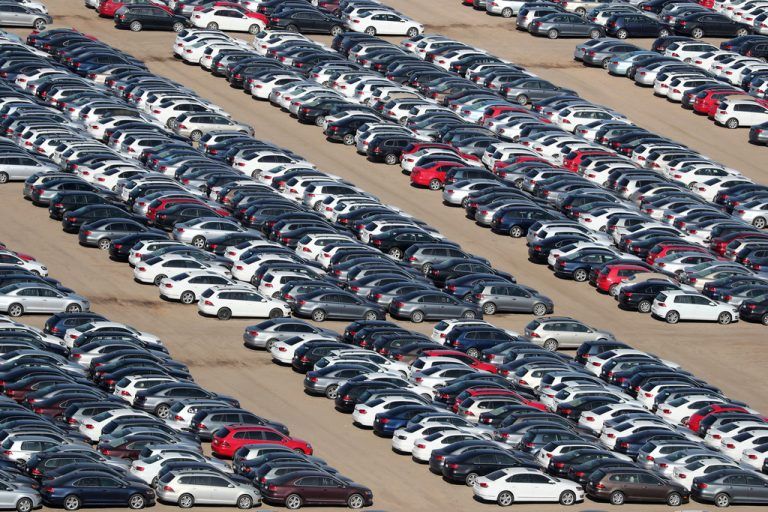 Ein Parkplatz von VW in der kalifornischen Wüste nahe dem Ort Victorville. REUTERS