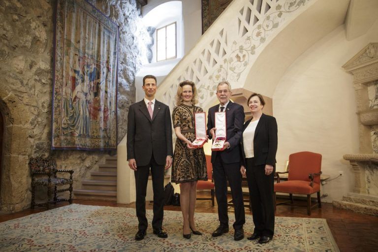 Erbprinz Alois und Erbprinzessin Sophie (links) unterhielten sich mit Alexander Van der Bellen und Doris Schmidauer auch über Grenzgänger und die EU-Präsidentschaft. Peter Lechner