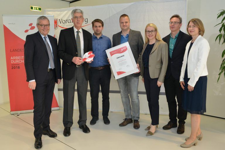 Geschäftsführer Manfred Strauß (Omicron) sowie Antony Melck (Rieger Orgelbau) nahmen die Auszeichnung entgegen. vlk