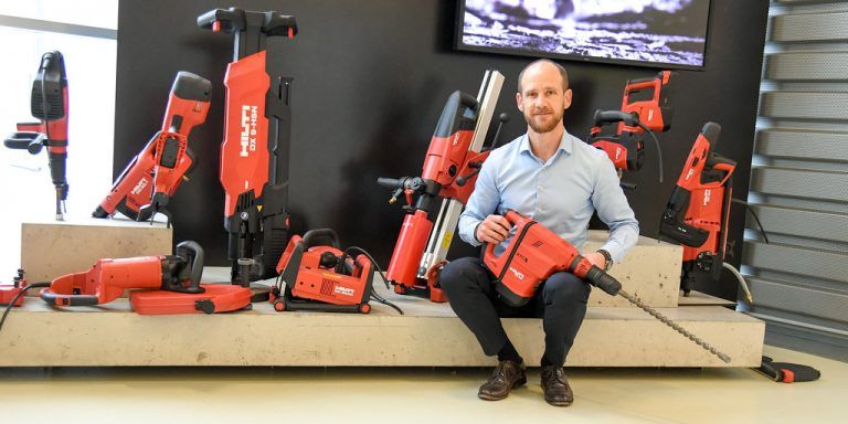 Hilti-Geräte sind auf der ganzen Welt gefragt. Bei der Qualität macht man keine Kompromisse, wie Werksleiter Thomas Breuer betont. VN/Lerch