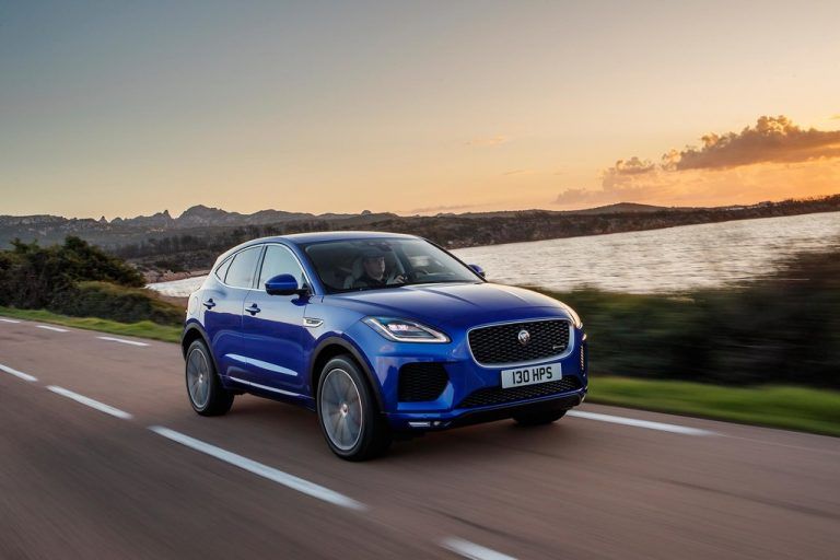 Jaguar E-Pace: Die junge Katze hat ihre Fahrpremiere bereits absolviert, sie läuft seit Oktober 2017 bei Magna in Graz, Steiermark, vom Band.