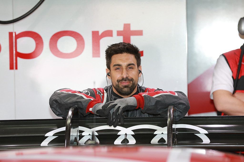 Schrauber beim Champion