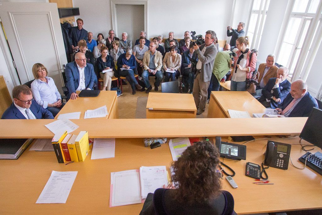 Tiefer Blick in menschliche Abgründe