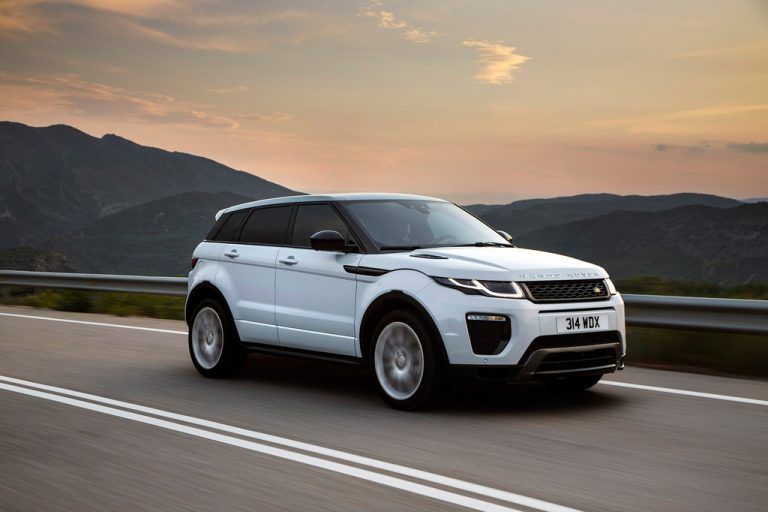 Range Rover Evoque: Land Rover hält das Erfolgsbaby kontinuierlich aktuell, seit dem vergangenen Jahr wird die Motorenpalette neu aufgestellt.