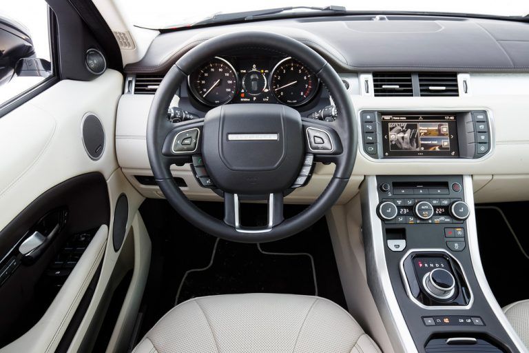 Schritt für Schritt wird das Cockpit an neue Technik-Features angepasst.