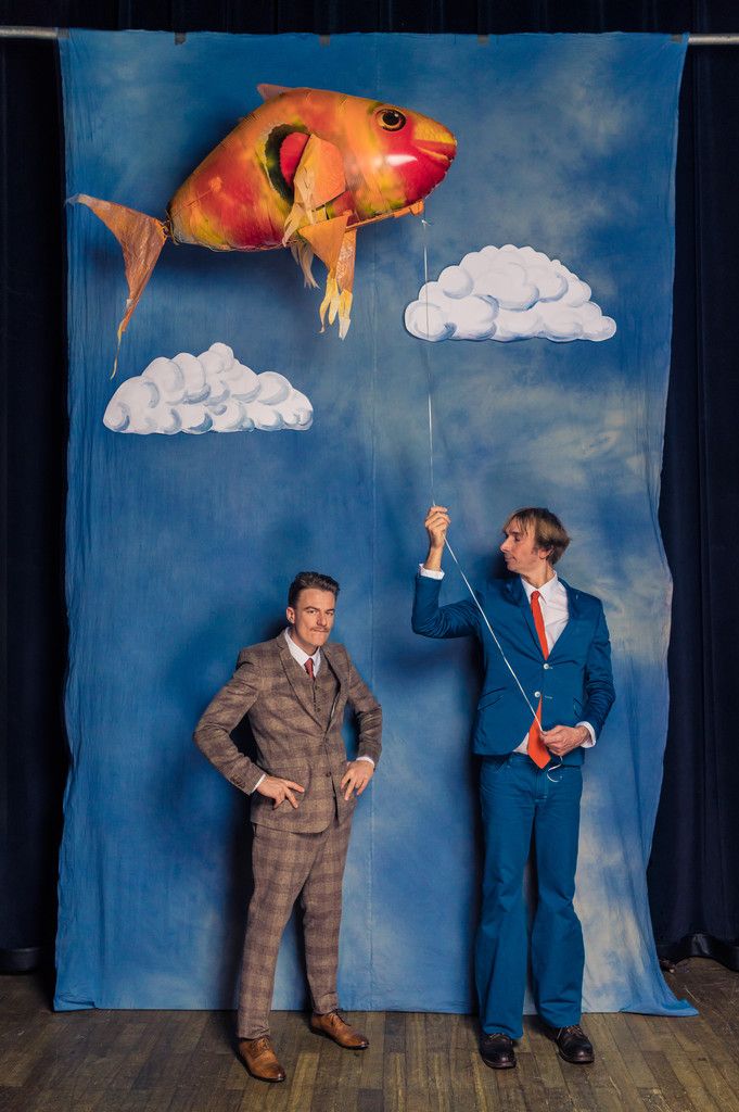 Senkrecht & Schunter präsentieren eine eigene unverwechselbare Comedy-Show. senkrecht&schunter