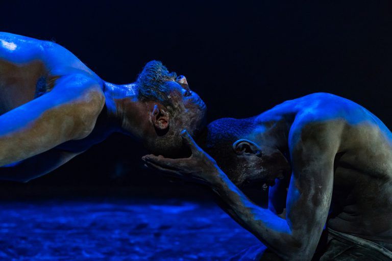 Shailesh Bahoran verbindet in „Aghori“ die Energie und Virtuosität von Hip-Hop mit Elementen der Hindustani-Kultur.Sjoerd Derine