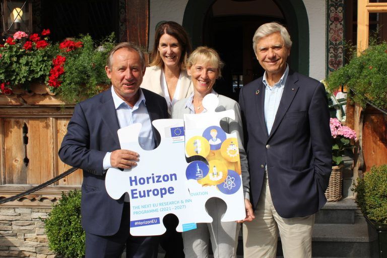 V. l.: Stv. GD Wolfgang Burtscher (Europäische Kommission), FFG-GF Henrietta Egerth, SL Barbara Weitgruber (BMBWF), Hermann Hauser, Vice-Chair EIC Pilot Advisory Boards.