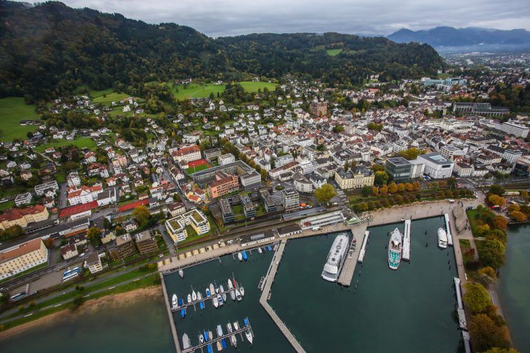 Zwischen Pfänder und See ist in Bregenz das Wohnen besonders teuer. VN/Steurer