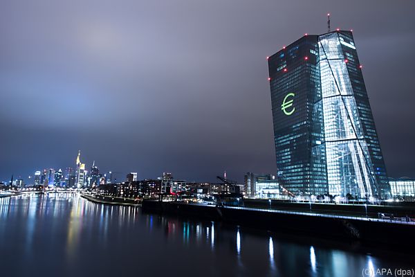 Draghi zieht zum Ende seiner Amtszeit noch mal alle Register