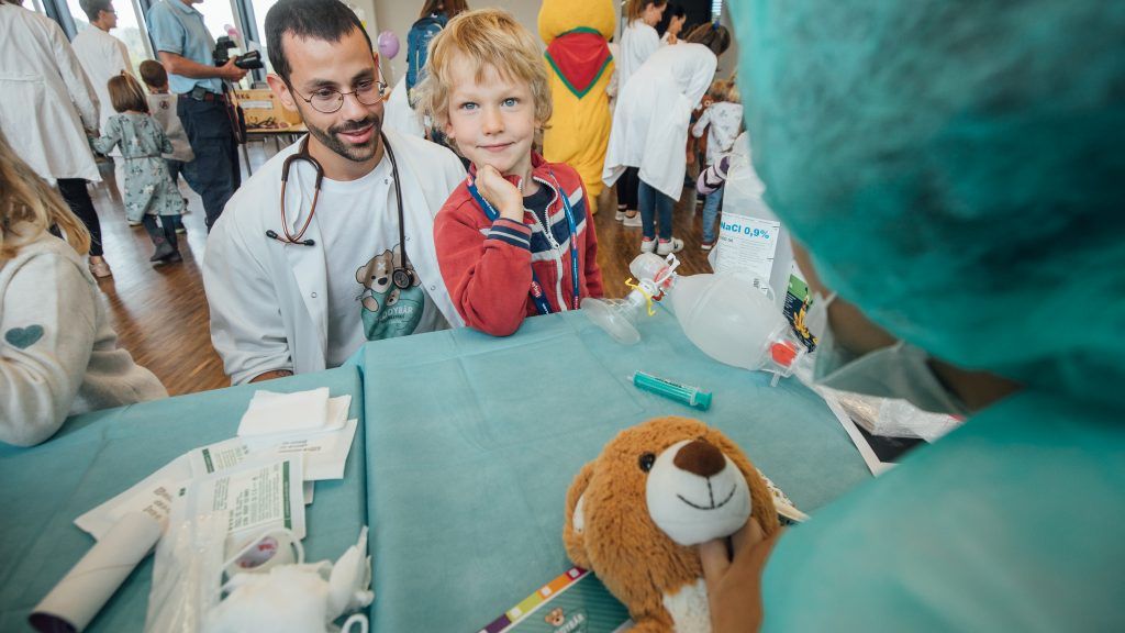 Teddybären in Behandlung