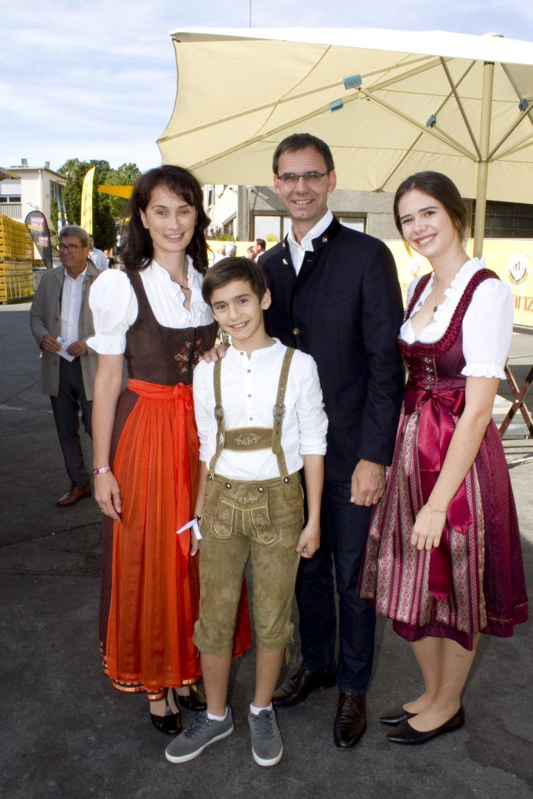 Familienausflug: LH Markus Wallner mit Sonja, Sohn Valentin und Tochter Sophia.