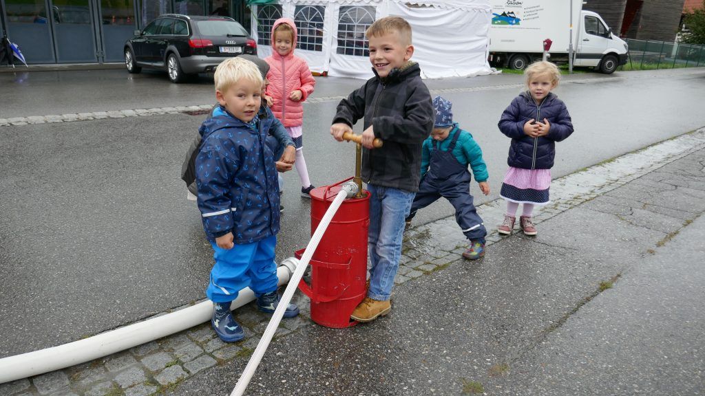 Trotz Regen beste Stimmung bei Fraxner Kilbi