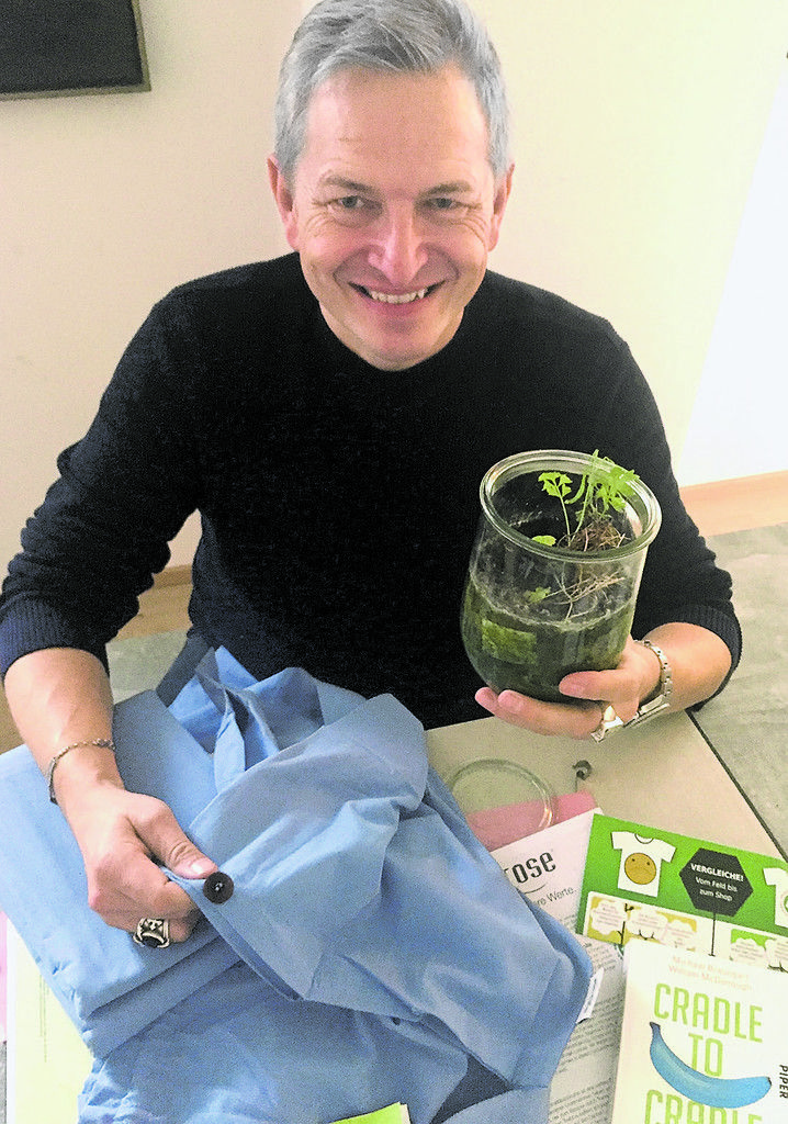 „Ganz vorne ansetzen, schon beim Produktdesign – schlussendlich muss alles biologisch abbaubar sein, ohne Negativimpact“, betont Stefan Grabher.