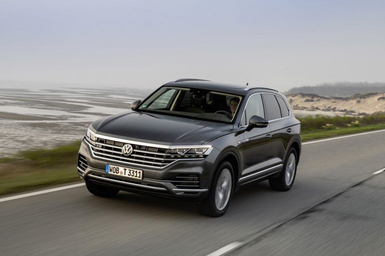 Im Vorjahr startete der VW Touareg neu. In seiner dritten Generation ist er zum Marken-Flaggschiff mutiert. Jetzt gibt's zusätzlich auch V8-Diesel-Power.