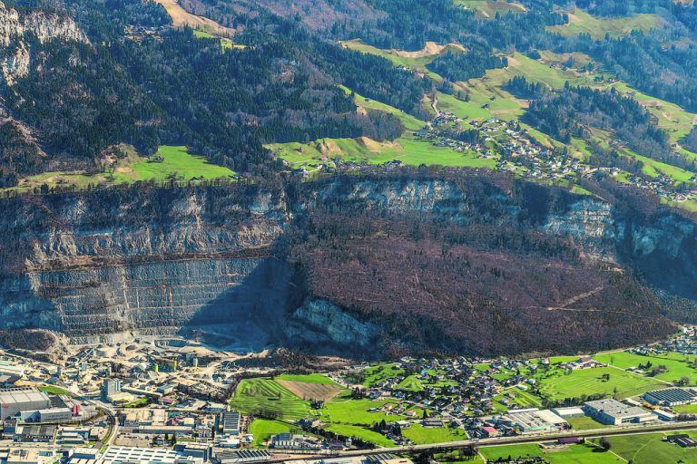 „Nahversorger“ für Baumaterialien: Im Steinbruch Unterklien gewinnt Rhomberg unter anderem Rohstoffe für neuen Wohnraum im Ländle.