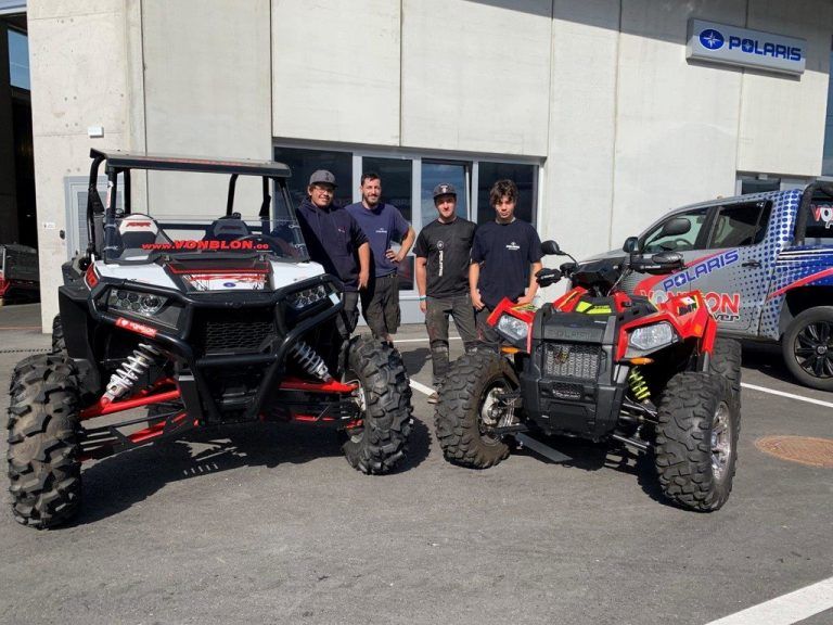 VONBLON POLARIS AUSTRIA (v.l.) Lehrling Hannes Rudigier, Ausbilder Lukas Ganahl, Patrick Fischer und Lehrling Noah Elais Schennach kümmern sich bei Vonblon in Nüziders um Fahrzeuge und Maschinen. fa