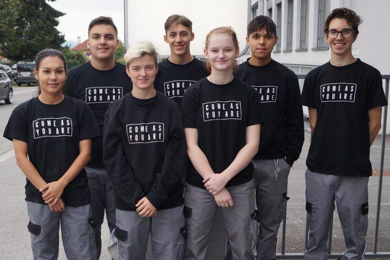 Zumtobel Group Der Dornbirner Lichtspezialist zählt zu den größten Ausbildungsbetrieben im Land und hat bereits 800 Lehrlinge ausgebildet. Im September haben die neuen Lehrlinge ihre Ausbildung begonnen. Fa