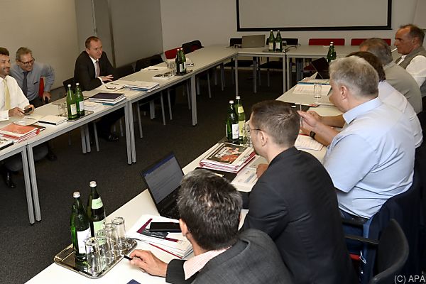 Überraschende Einigung in fünfter Runde des Metaller-KV