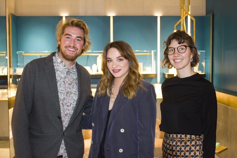 Schmuckdesignerin Anna Drexel (M.) lud mit Frank Meier und Sophia Oberhauser zur feierlichen Eröffnung. Franc