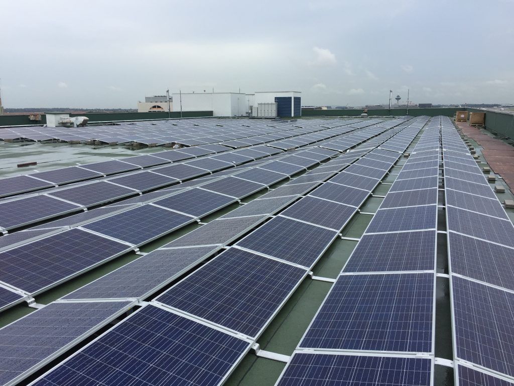 Die Sonne strahlt für Aerocompact