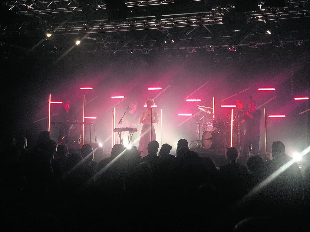 5K HD bringen den Spielboden mit kosmischer Strahlung zum Leuchten.