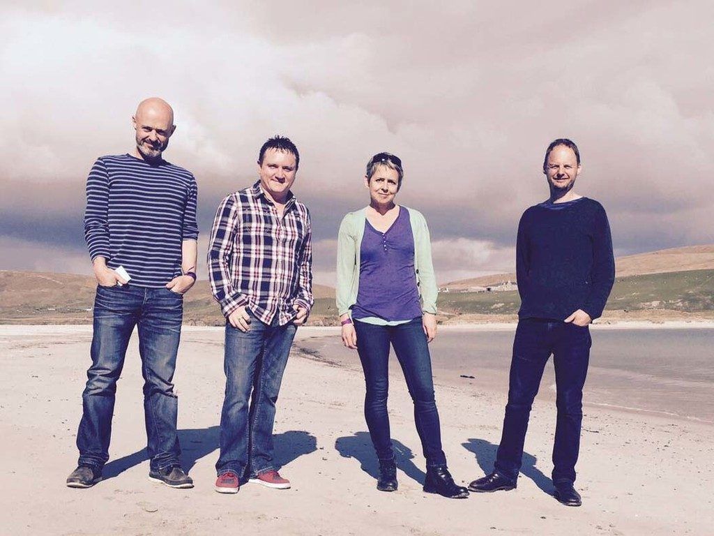 Sounding Island mit der irischen Band Flook