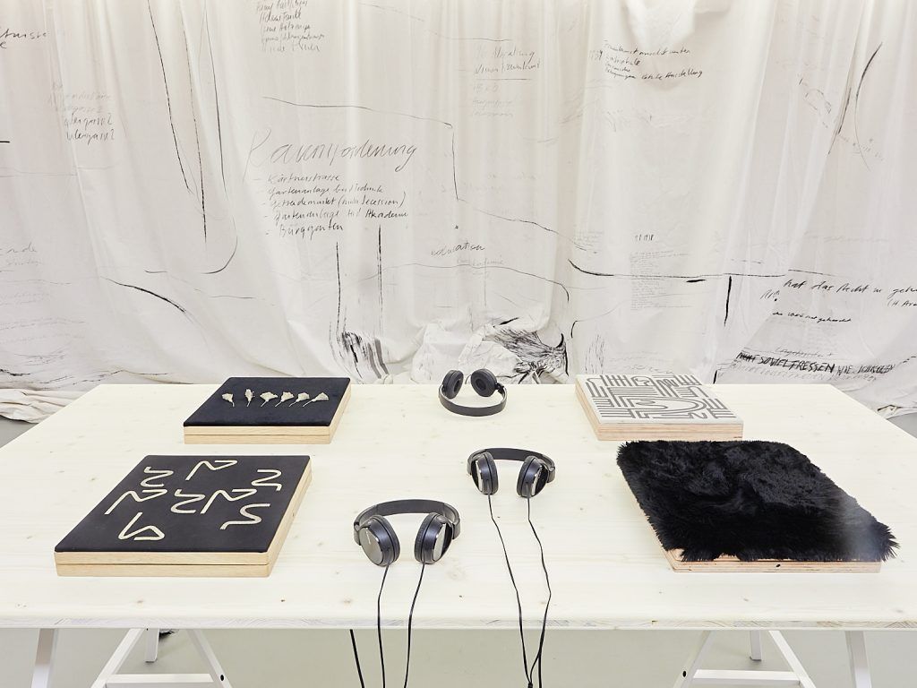 Ausstellung führt ins textile Wunderland