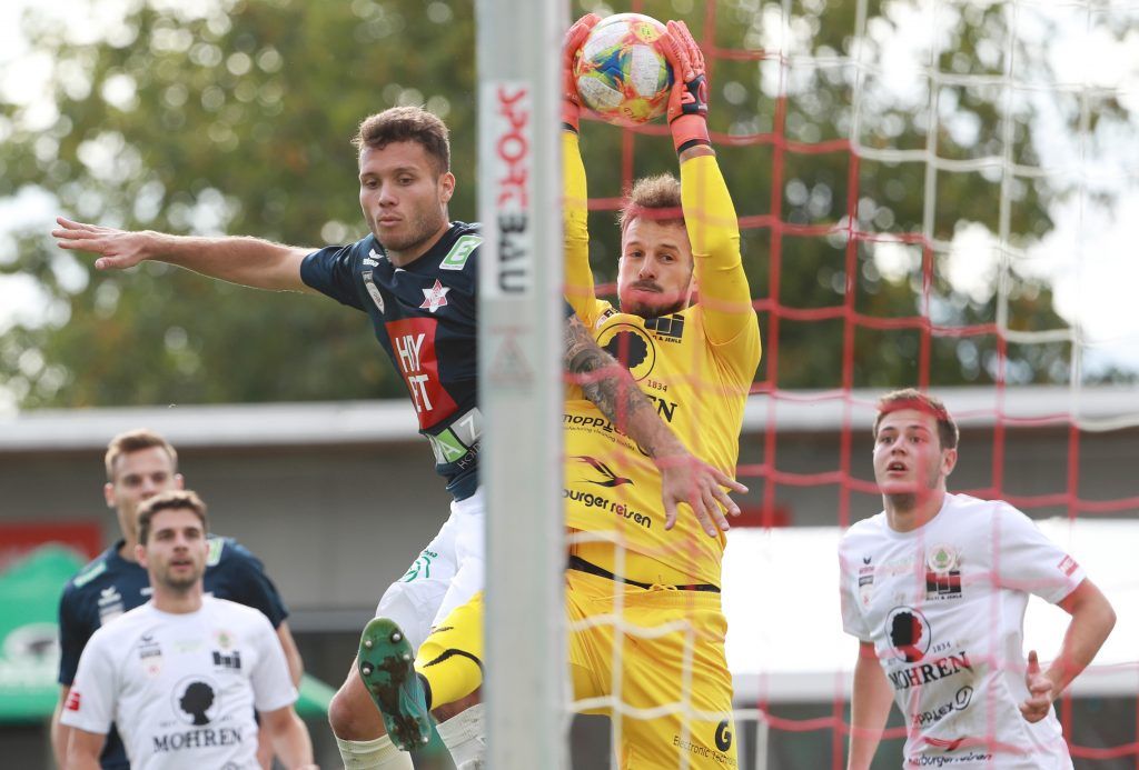 Rothosen gastieren beim Vorletzten